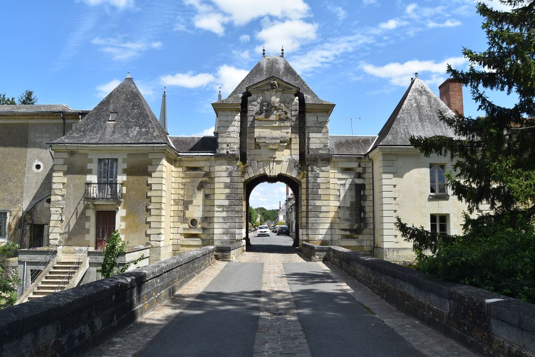 Porte de Loudun, élévation ouest, vue générale