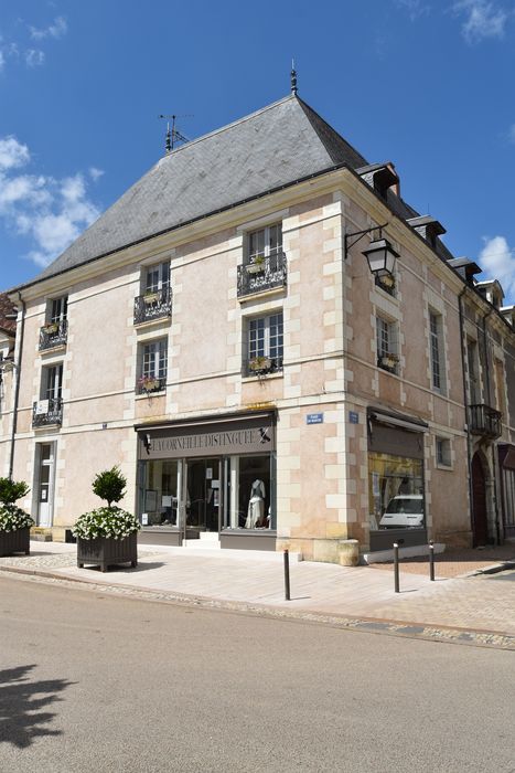 façades sur rue, vue générale