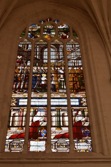 verrière n°1 : le Christ au jardin des Oliviers, le sacre de saint Louis, Claude, cardinal de Givry et Louis, cardinal de Bourbon