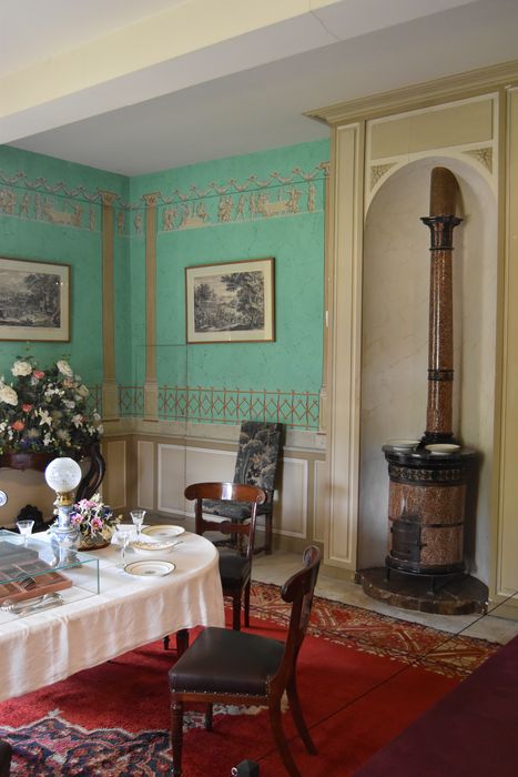 salle à manger, vue partielle