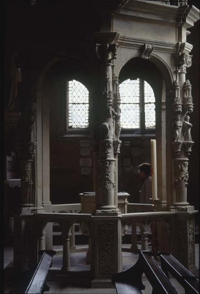 Intérieur : fonts baptismaux Renaissance