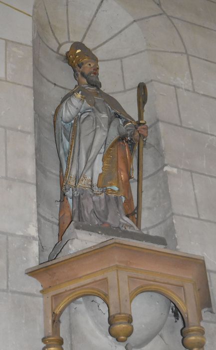 statue : saint évêque