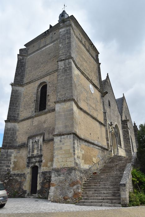 Eglise (église Saint-Pierre et collégiale Saint-Michel réunies)