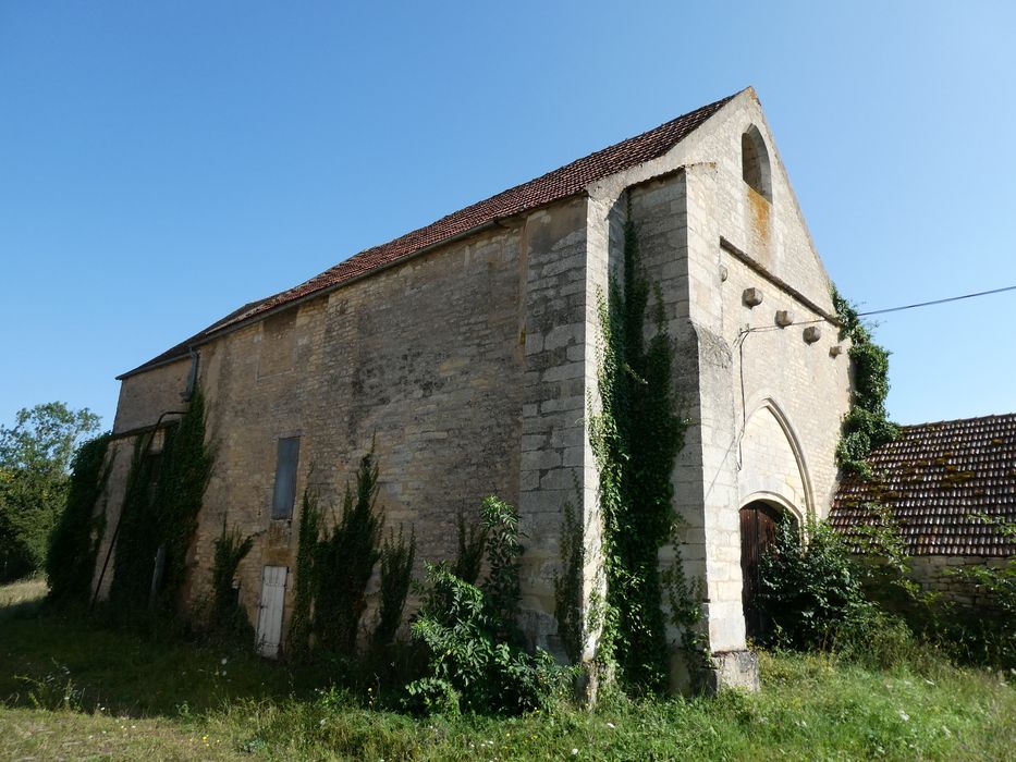 façade principale et façade latérale gauche du bâtiment