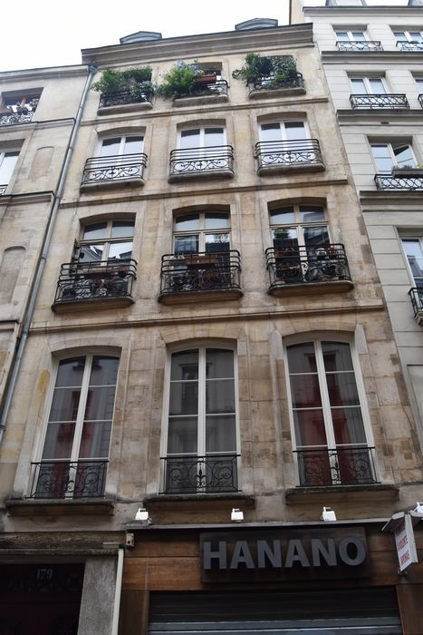 façade sur rue