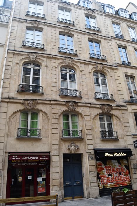 façade sur rue