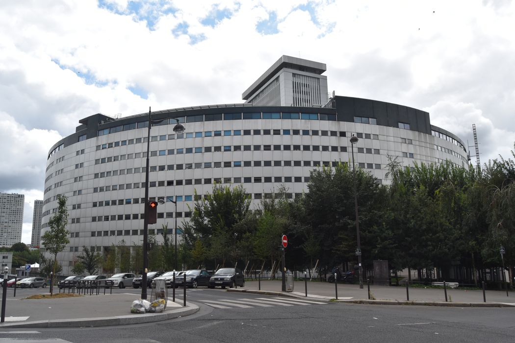 vue générale de la maison de la Radio depuis l'angle des rues Raynourd et du Ranelagh