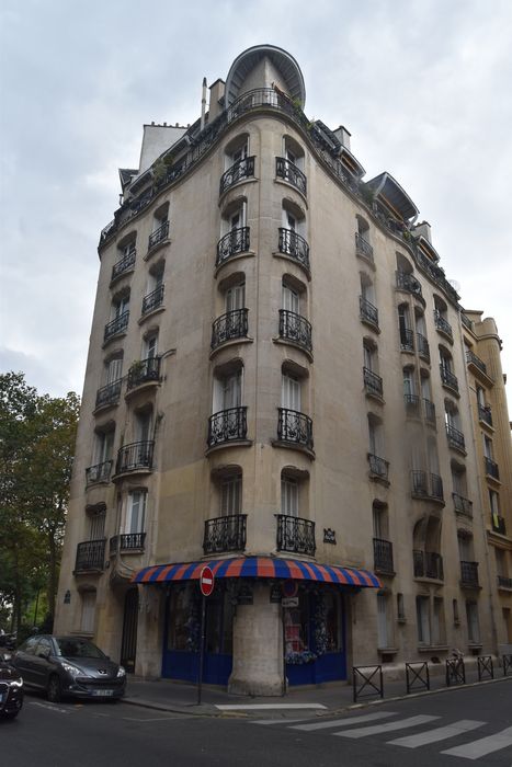 façades sur les rues Agar et Jean de La Fontaine