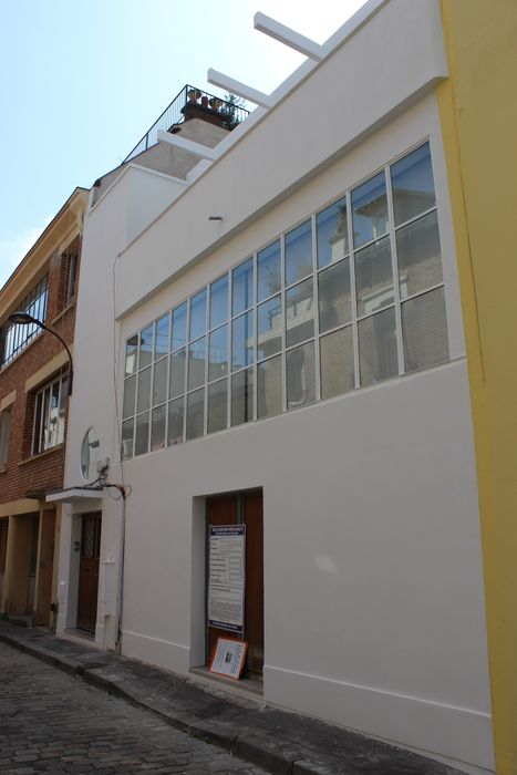 façade du n°11 sur la rue de la Villa Seurat