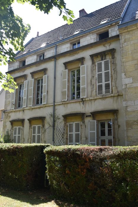 façade sur jardin du n°45