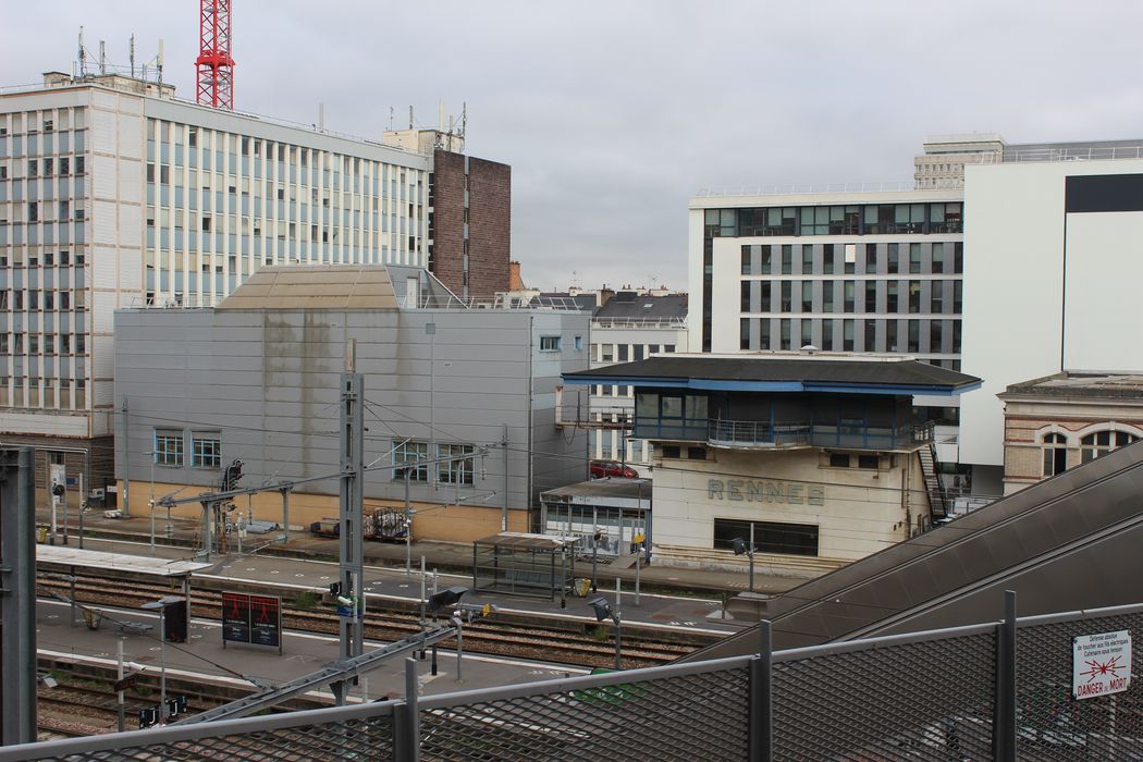 vue générale du bâtiment depuis le sud