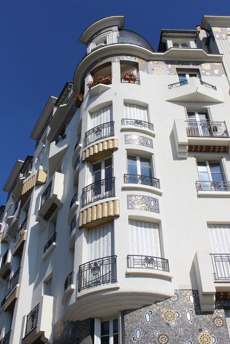 façades sur rue, angle des rues Jean Janvier et Jean-Marie Duhamel