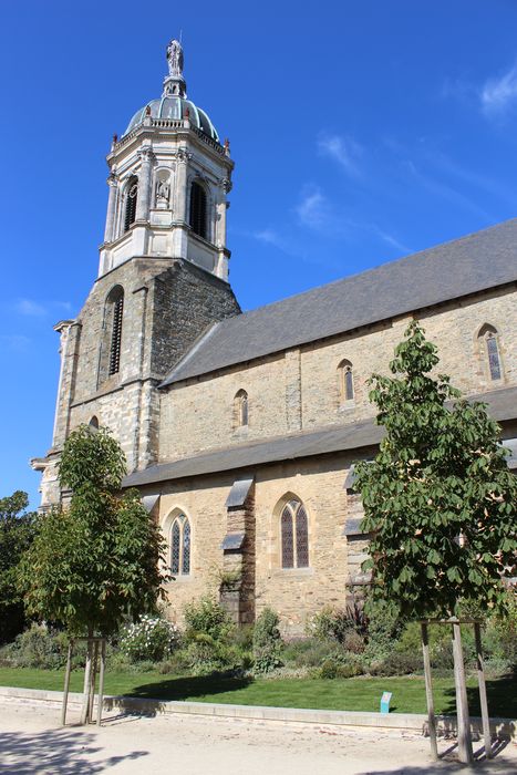 façade latérale sud, vue partielle