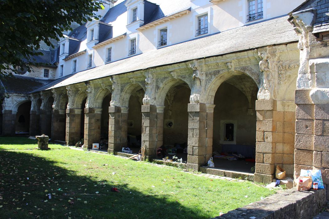 cloître, galerie ouest