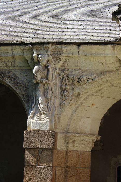 cloître, détail