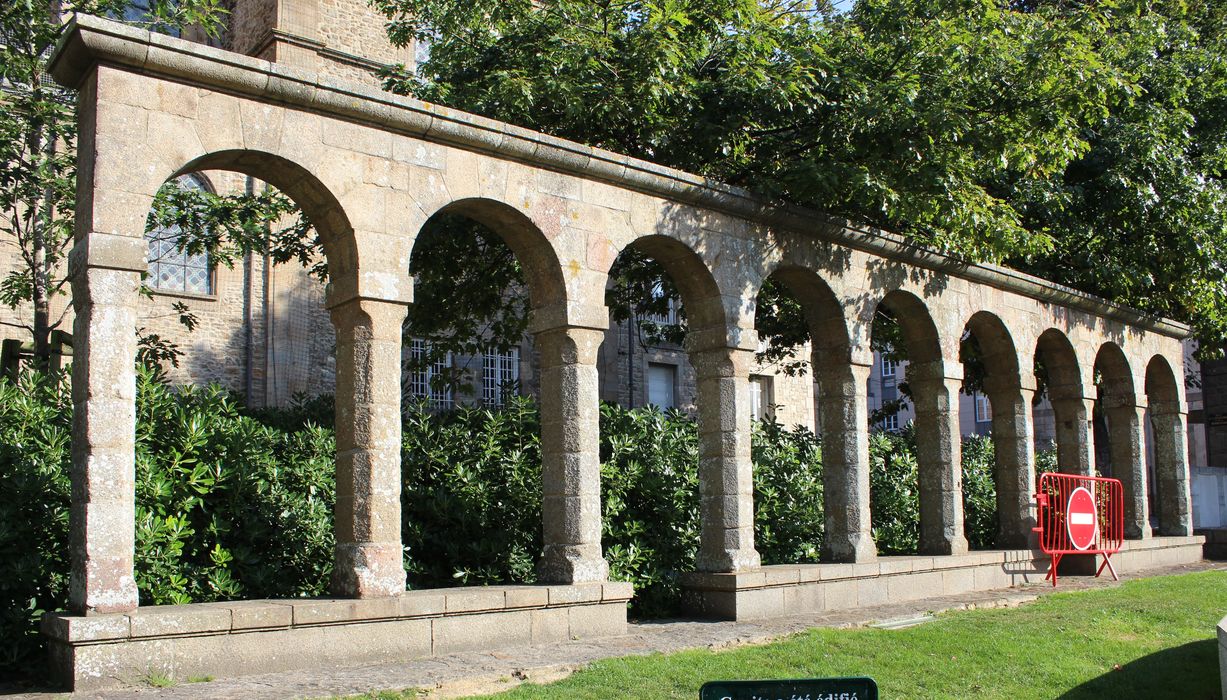 ruines du cloître