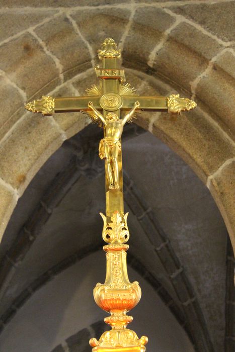 croix (garniture du maître-autel)