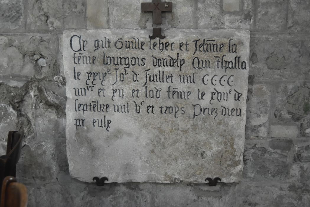 plaque funéraire de Guillaume Lebec ou Lehec, bourgeois d'Andely, et de Jehanne, sa femme