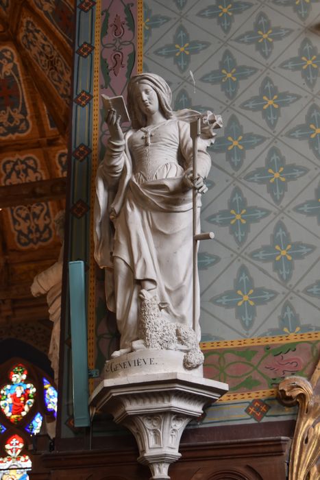 statue : sainte Geneviève