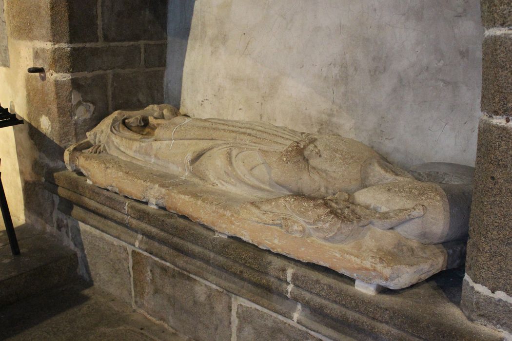 monument funéraire (gisant) d'une femme sous un enfeu - © Ministère de la Culture (France), Médiathèque du patrimoine et de la photographie, diffusion RMN-GP