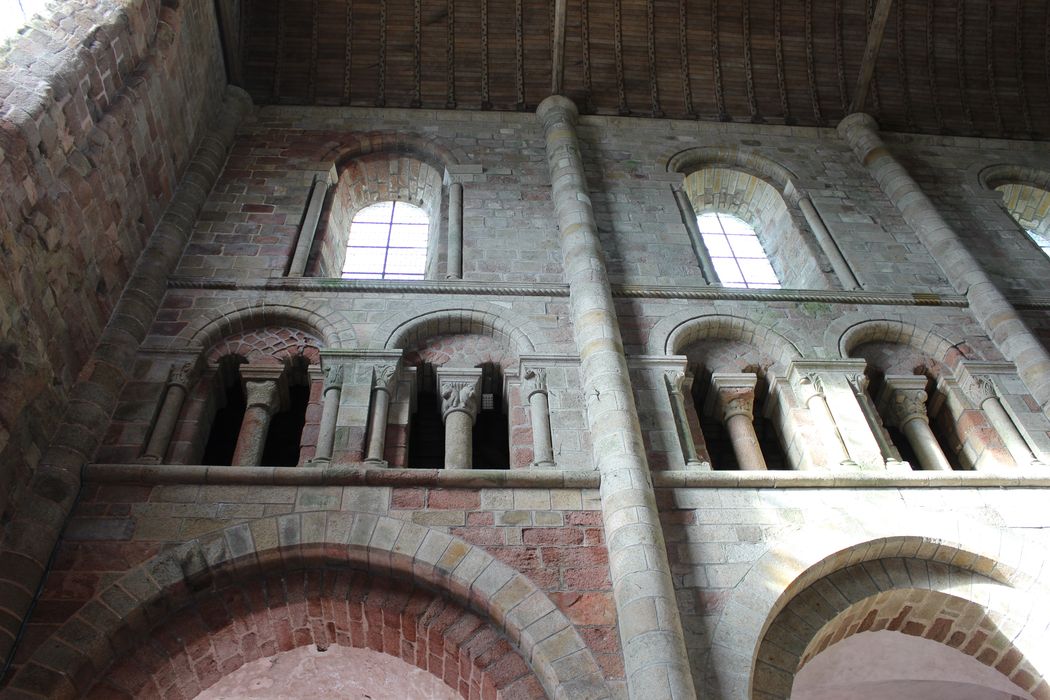 Église abbatiale, nef, mur gouttereau nord, élévation sud, vue partielle