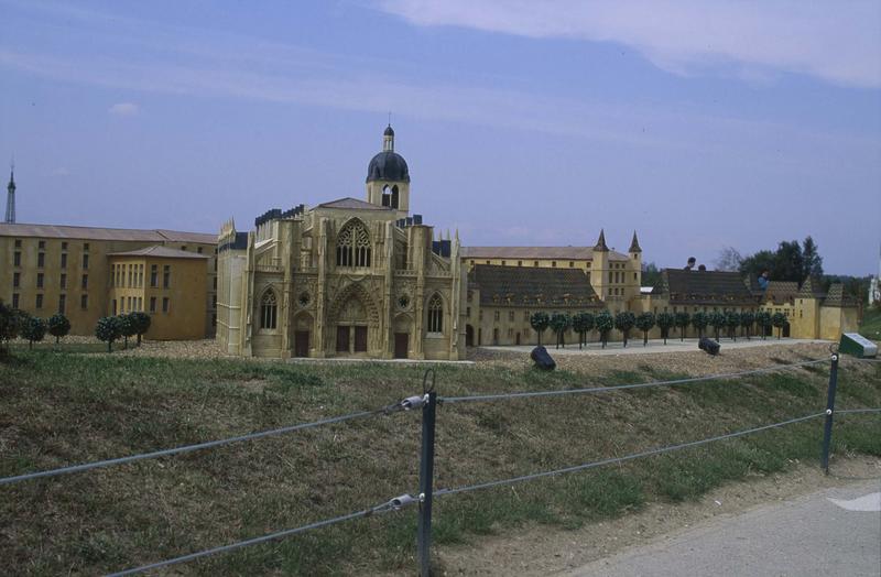 Maquette de l'abbaye se trouvant à France miniature