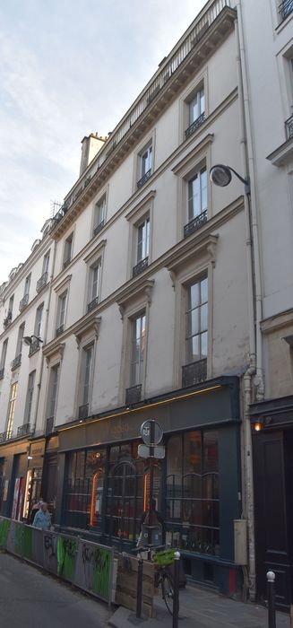 façade sur la rue des Petits-Champs