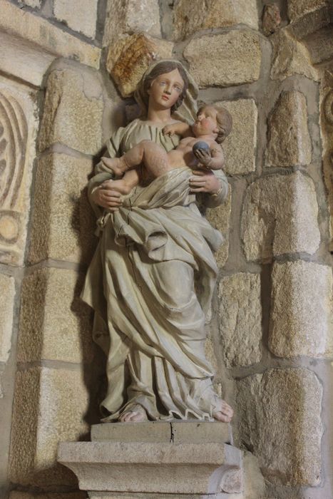 statue : Vierge à l'Enfant