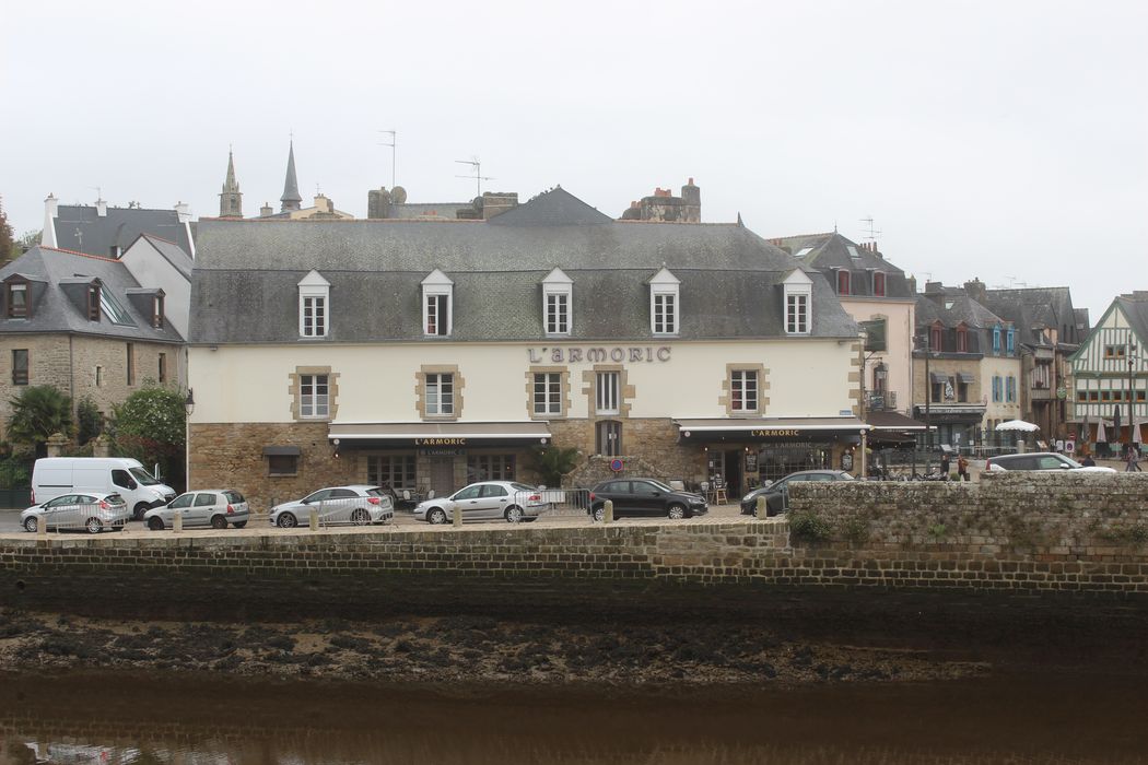 façade nord-ouest sur le quai Neuf