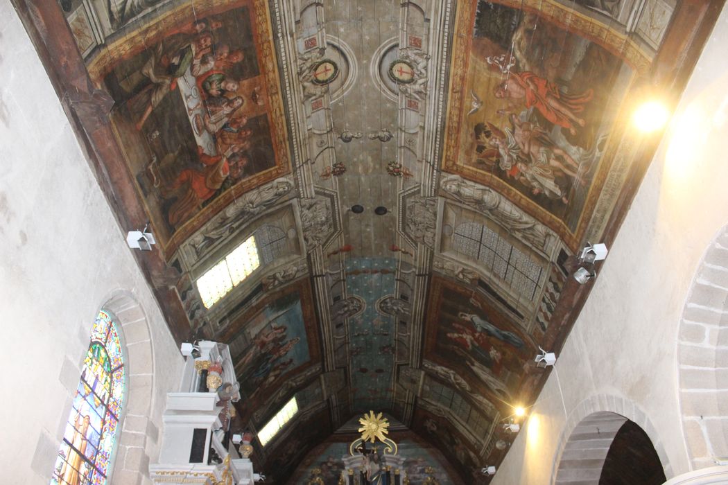 collatéral nord, peintures monumentales de la voûte lambrissée, vue partielle