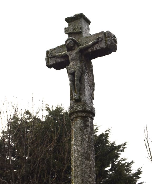 vue partielle de la croix