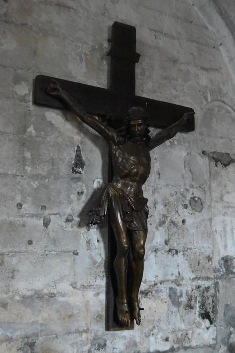 statue : Christ en croix