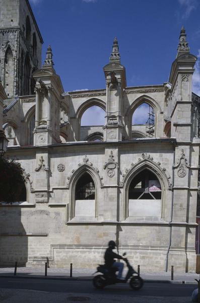 Façade latérale : arcature