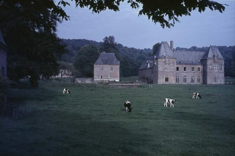 Bâtiments de l'ancienne chartreuse sur parc