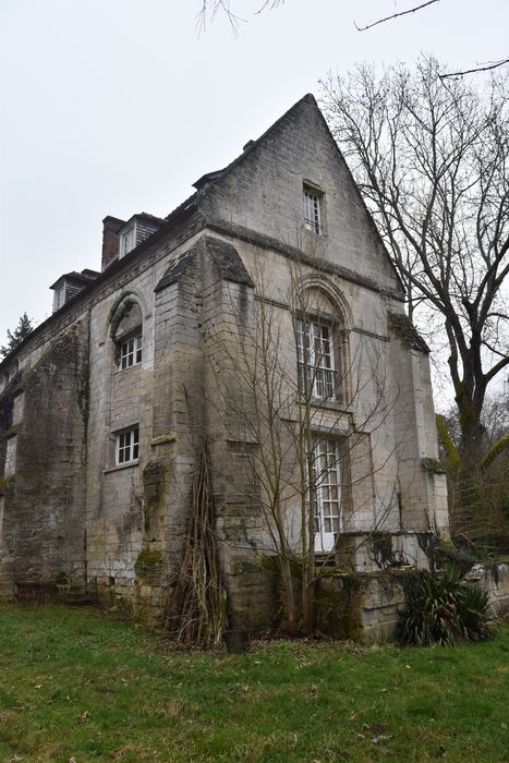 façades nord et ouest, vue partielle