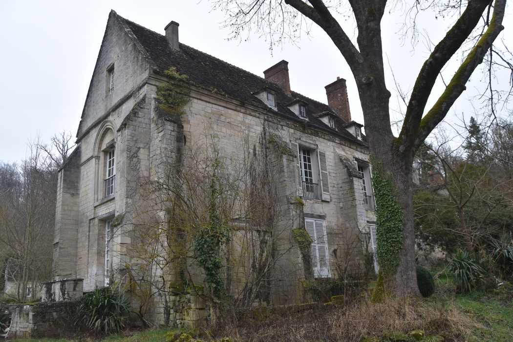 façade sud, vue partielle