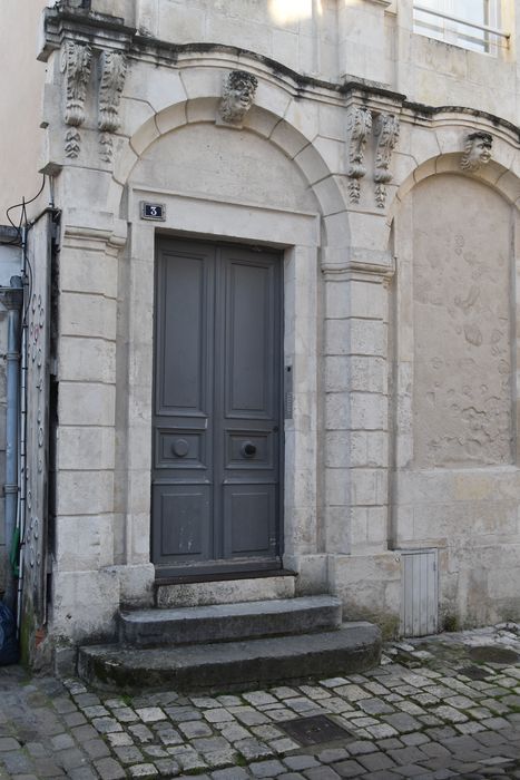 portail d’accès sur rue
