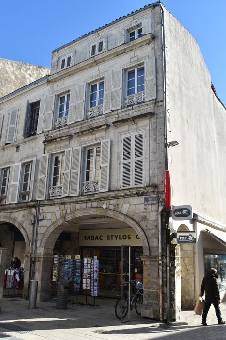façade sur rue