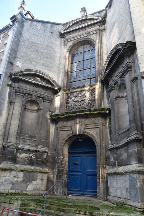 portail d’accès à la chapelle rue des Augustins