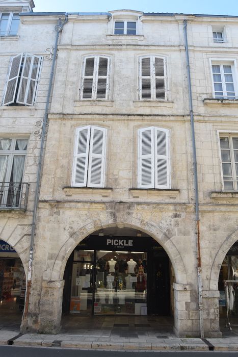 Façade sur rue