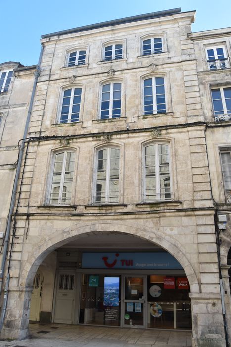 façade sur rue