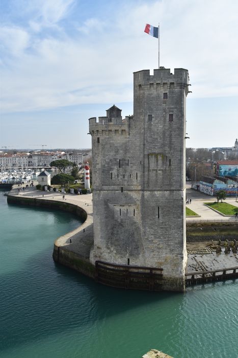 Vue générale de la tour depuis la tour de la Chaîne