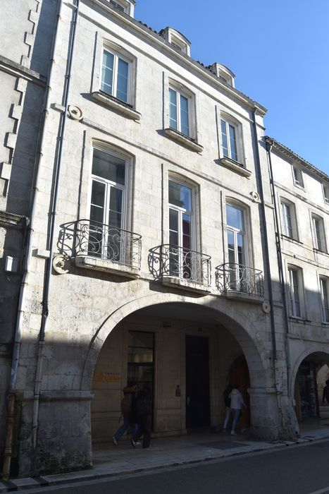 façade sur rue