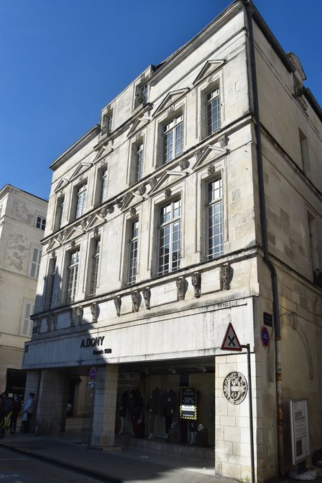 façade sur rue