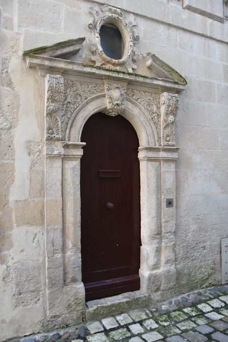 porte d’accès sur l’impasse