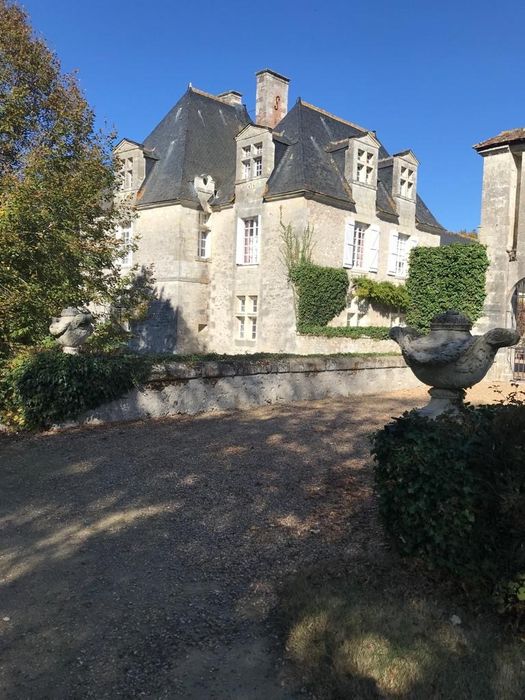 vue partielle des bâtiment depuis le sud-est