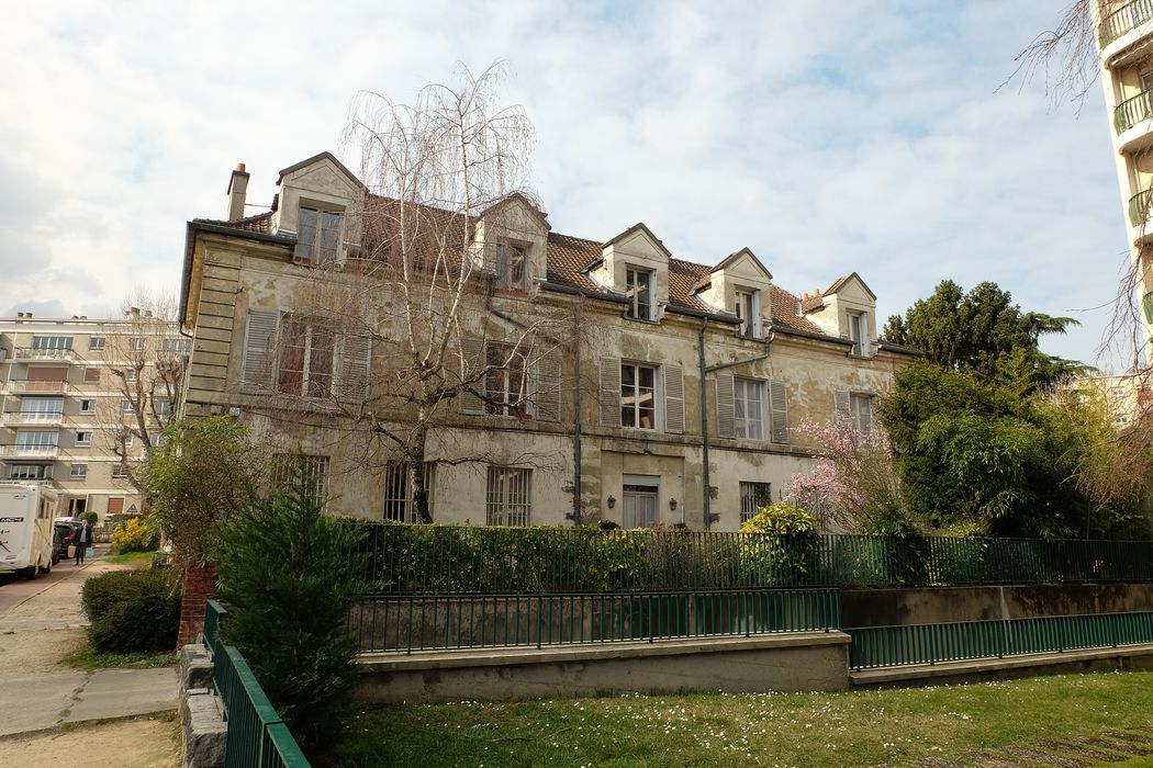 bâtiment nord, façade est