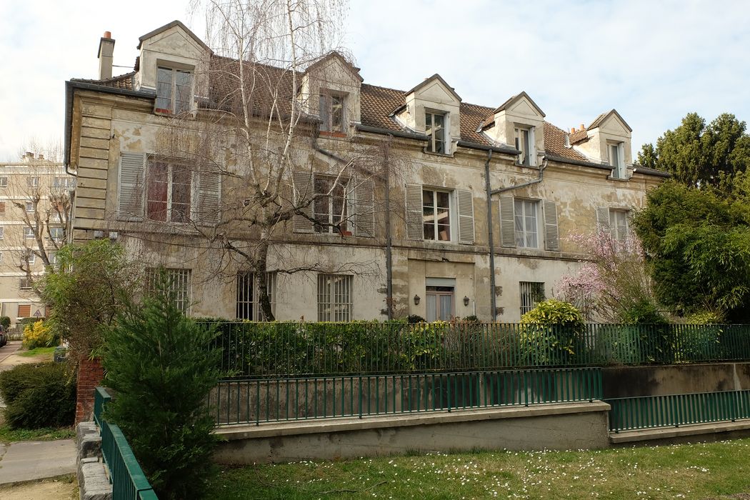 bâtiment nord, façade est