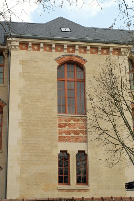 bâtiment ouest, façade ouest, détail d’une travée