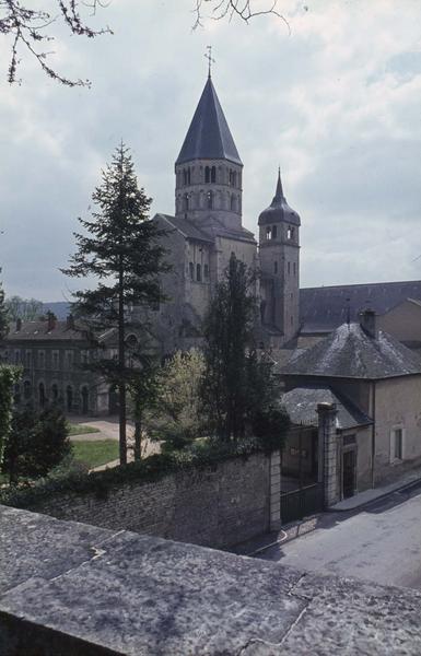 Clocher, côté ouest, de l'église et clocher de l'Horloge